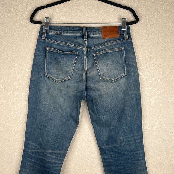 J. Crew Medium Denim Wash Slim Broken In Boyfriend Distressed Jeans Size 26 - Picture 4 of 7